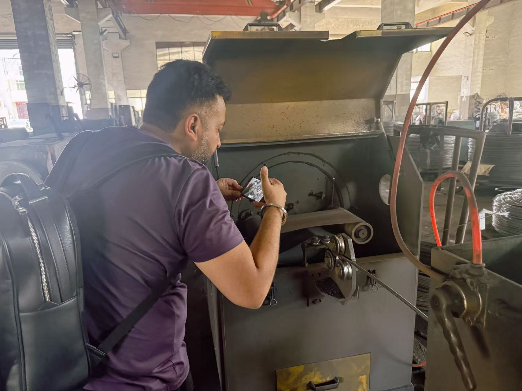 indian-customer-visit-our-wire-drawing-machine-factory-4.jpg indian-customer-visit-our-wire-drawing-machine-factory-4.jpg