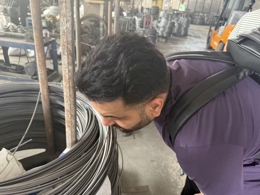 indian-customer-visit-our-wire-drawing-machine-factory-5.jpg indian-customer-visit-our-wire-drawing-machine-factory-5.jpg