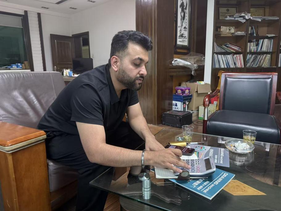 indian-customer-visit-our-wire-drawing-machine-factory-6.jpg indian-customer-visit-our-wire-drawing-machine-factory-6.jpg