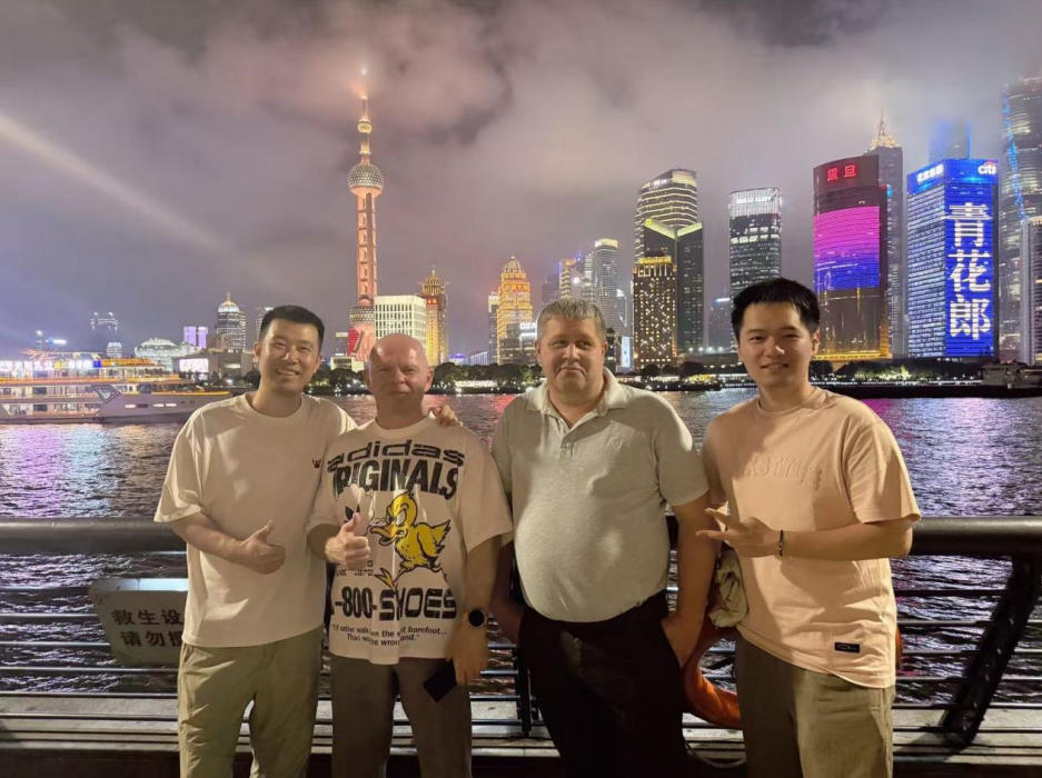 Russia_Client_visit_our_gabion_machine_factory_05.jpg