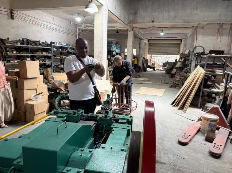 tanzania-client-visit-our-nail-making-machine-factory-1.jpg tanzania-client-visit-our-nail-making-machine-factory-1.jpg