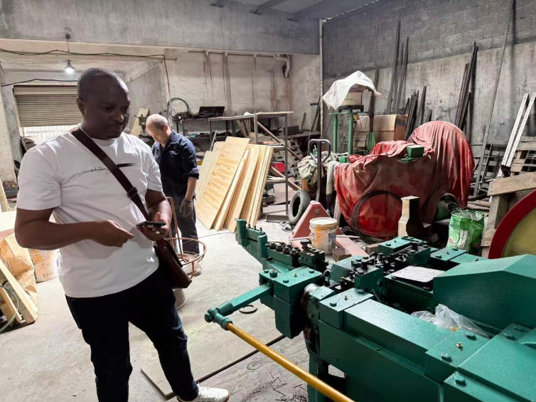 tanzania-client-visit-our-nail-making-machine-factory-5.jpg tanzania-client-visit-our-nail-making-machine-factory-5.jpg